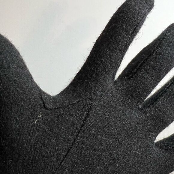 Vintage Gloves   - Picture 10 of 11